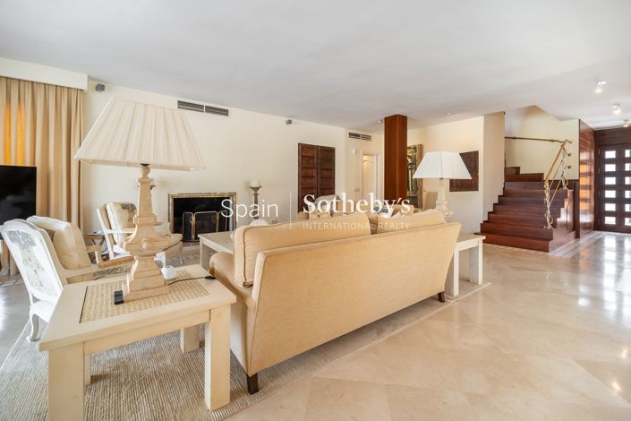 Image No.7-3 Bed Villa for sale