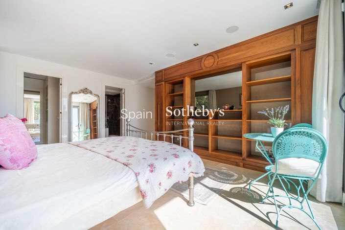 Image No.24-7 Bed Villa for sale
