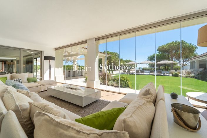 Image No.9-7 Bed Villa for sale