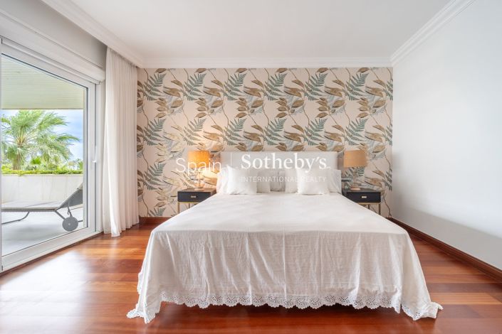 Image No.17-3 Bed Flat for sale