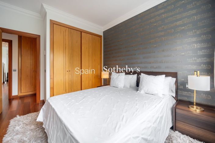 Image No.20-3 Bed Flat for sale