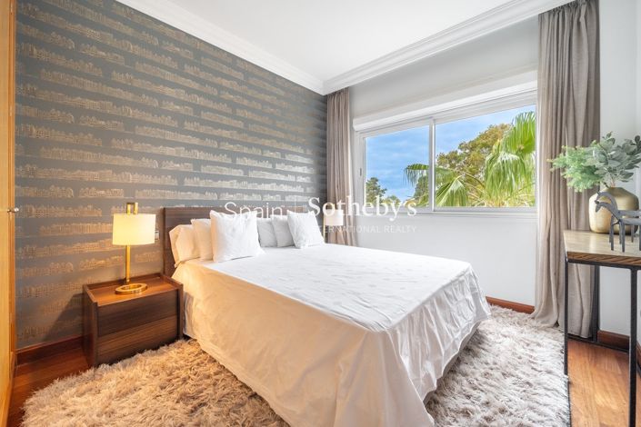 Image No.20-3 Bed Flat for sale