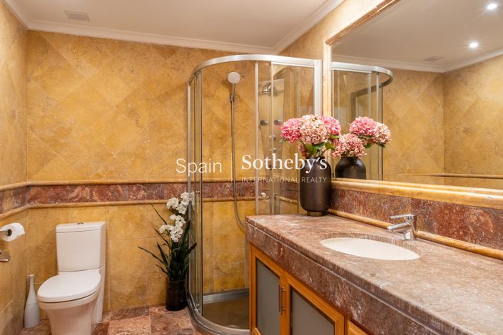 Image No.23-3 Bed Flat for sale
