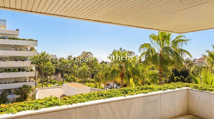 Image No.27-3 Bed Flat for sale