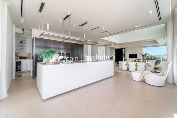 Image No.7-6 Bed Villa for sale