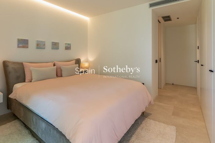 Image No.18-2 Bed Flat for sale
