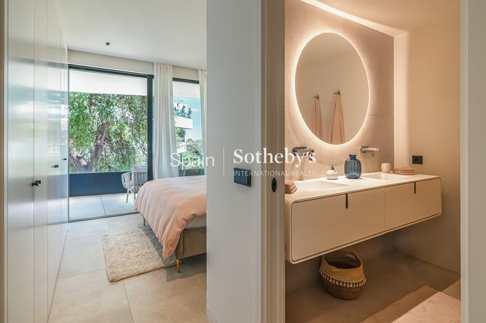 Image No.19-2 Bed Flat for sale