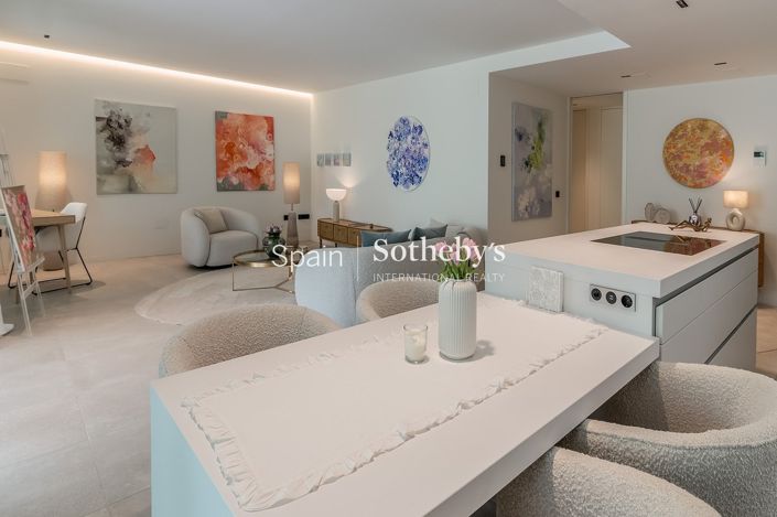 Image No.4-2 Bed Flat for sale