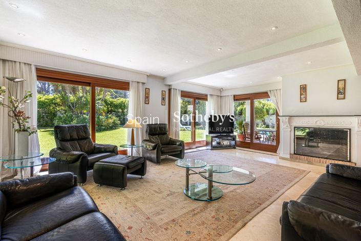 Image No.7-5 Bed House for sale