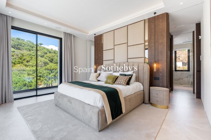 Image No.16-8 Bed Villa for sale