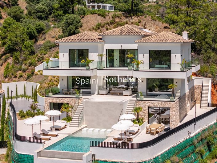 Image No.2-8 Bed Villa for sale