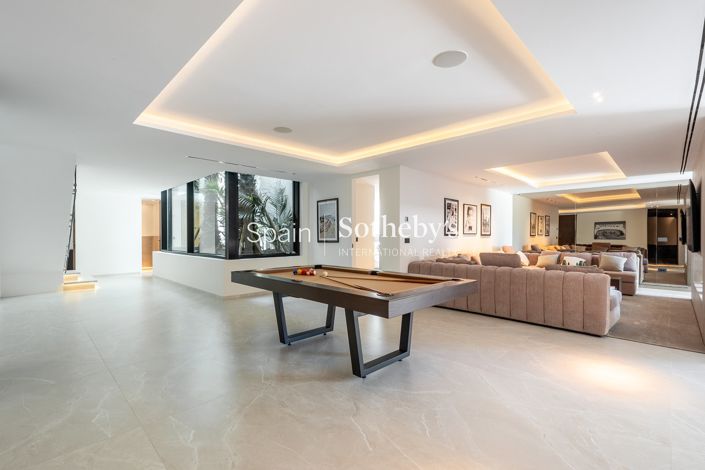Image No.24-8 Bed Villa for sale