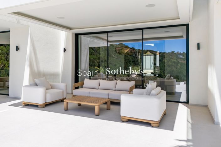 Image No.28-8 Bed Villa for sale