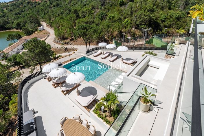 Image No.30-8 Bed Villa for sale