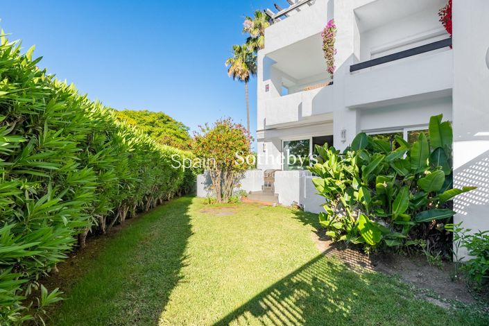 Image No.24-4 Bed Flat for sale