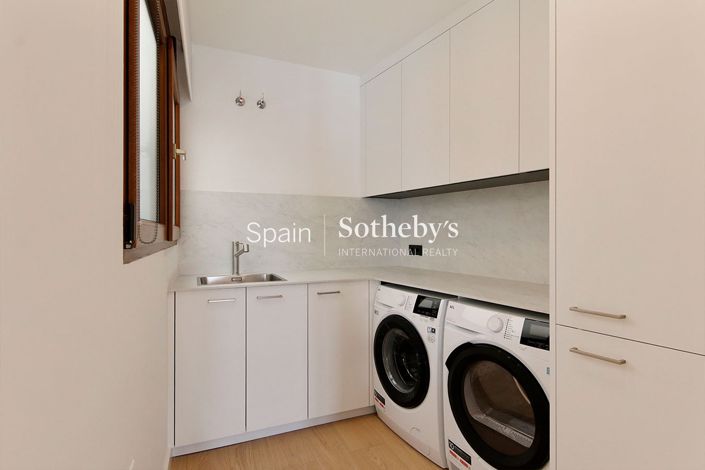 Image No.12-3 Bed Penthouse for sale