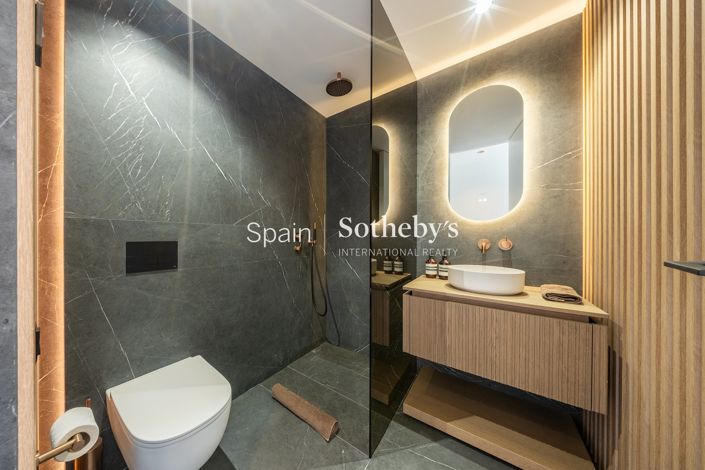 Image No.16-3 Bed House for sale