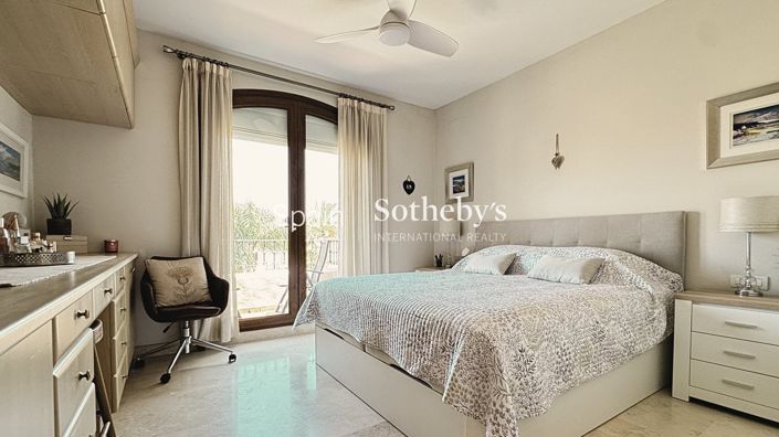 Image No.11-3 Bed House for sale