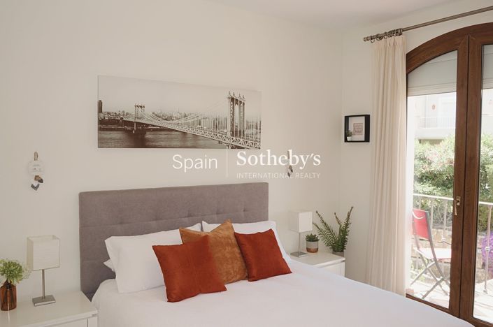 Image No.15-3 Bed House for sale