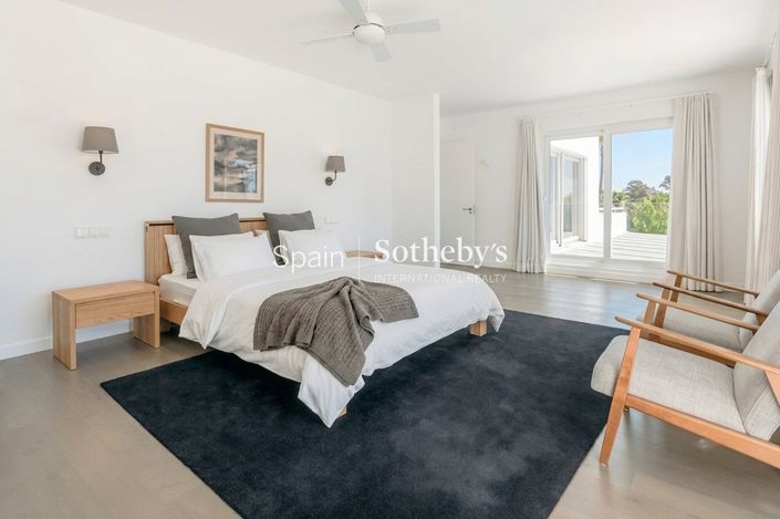 Image No.10-5 Bed Villa for sale