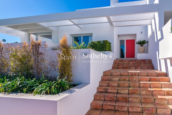 Image No.29-5 Bed Villa for sale