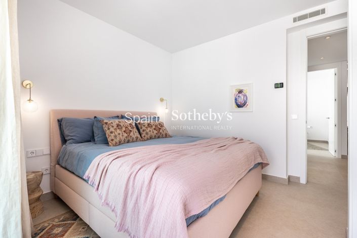 Image No.17-3 Bed Flat for sale