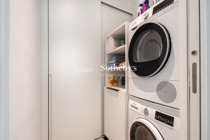 Image No.20-3 Bed Flat for sale