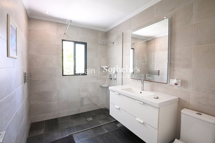 Image No.12-4 Bed Villa for sale