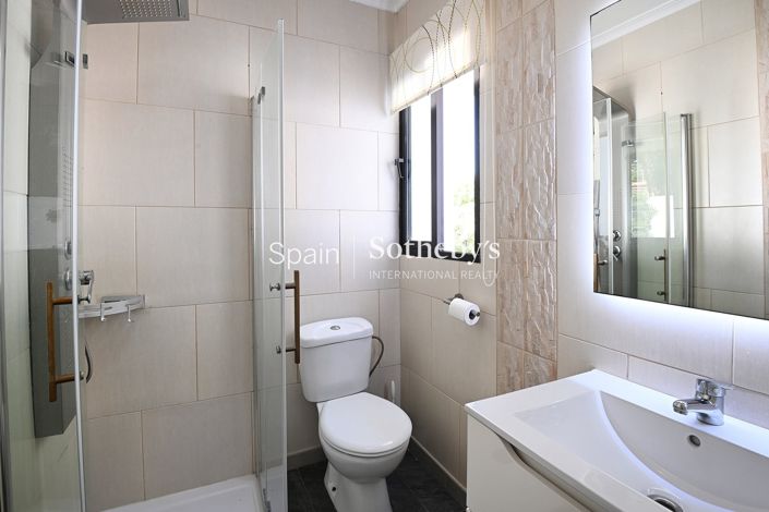 Image No.19-4 Bed Villa for sale