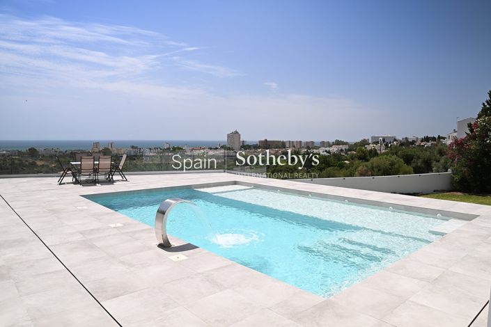 Image No.3-4 Bed Villa for sale