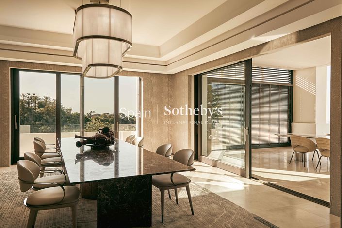 Image No.8-9 Bed Villa for sale