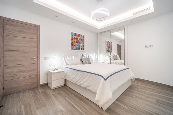 Image No.10-2 Bed Flat for sale