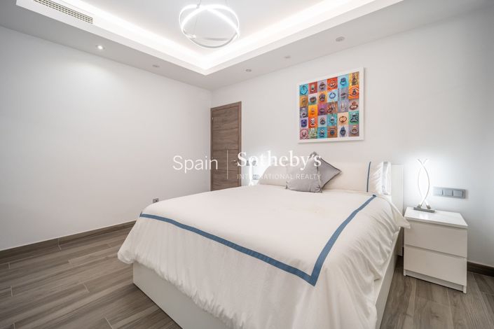 Image No.11-2 Bed Flat for sale