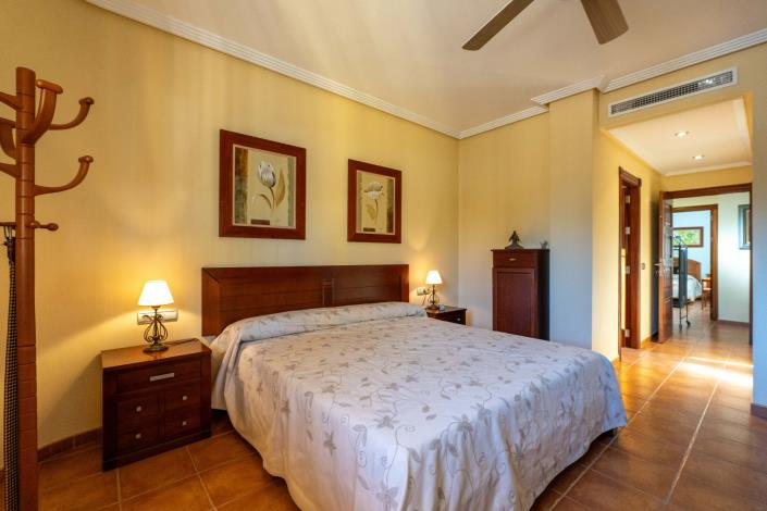 Image No.12-5 Bed Villa for sale