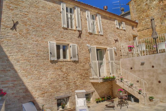 Image No.3-4 Bed Village House for sale