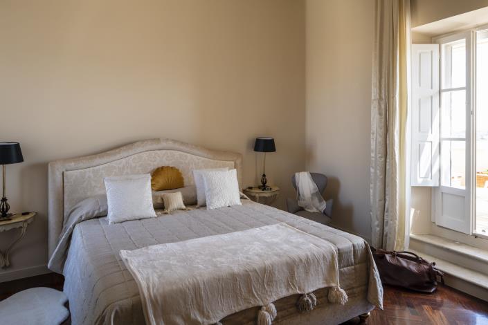 Image No.13-4 Bed Townhouse for sale