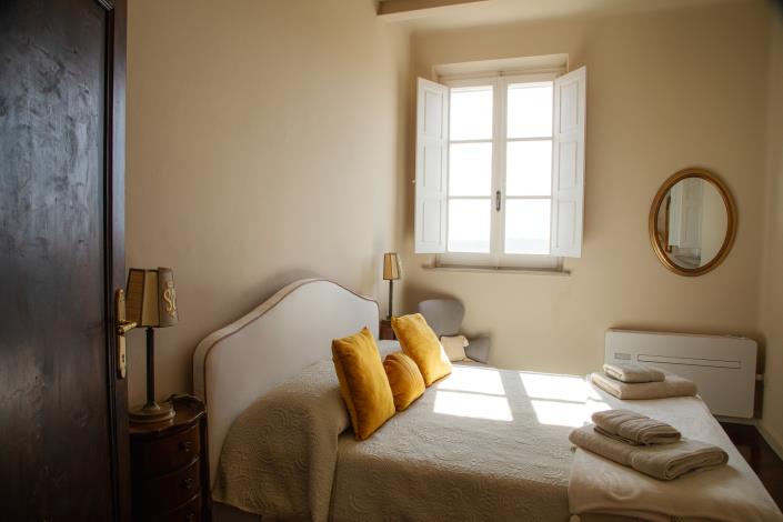 Image No.20-4 Bed Townhouse for sale