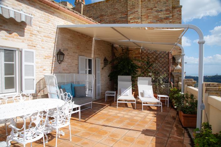 Image No.22-4 Bed Townhouse for sale