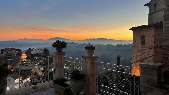 Image No.8-4 Bed Village House for sale