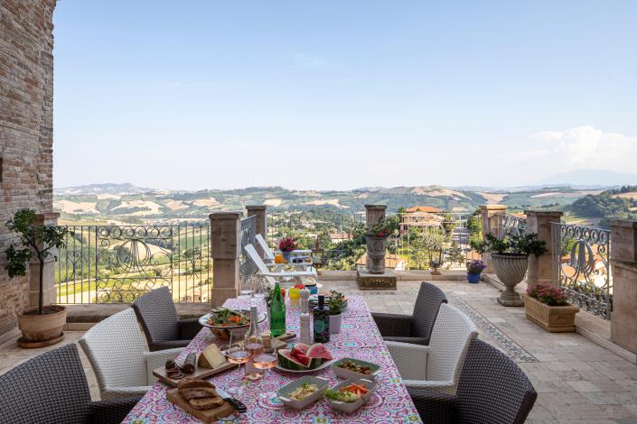 Image No.27-4 Bed Village House for sale