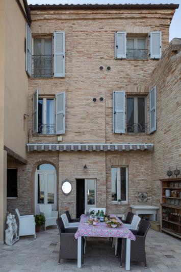 Image No.9-4 Bed Village House for sale