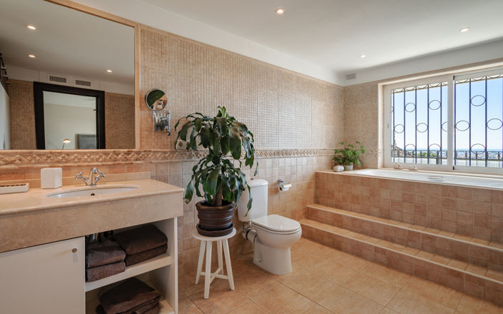 Image No.10-4 Bed Villa for sale