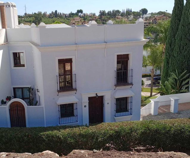 Image No.19-3 Bed Townhouse for sale