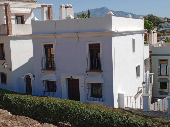 Image No.20-3 Bed Townhouse for sale