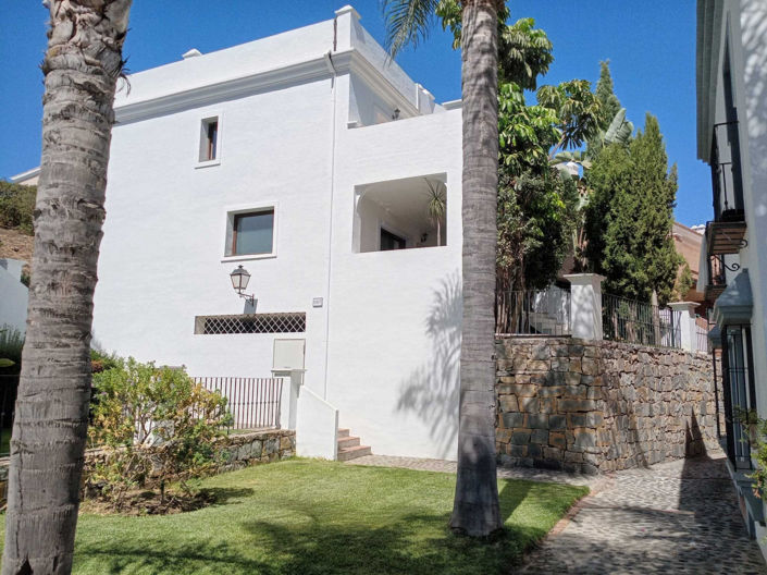 Image No.21-3 Bed Townhouse for sale