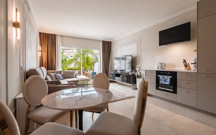 Image No.11-3 Bed Property for sale