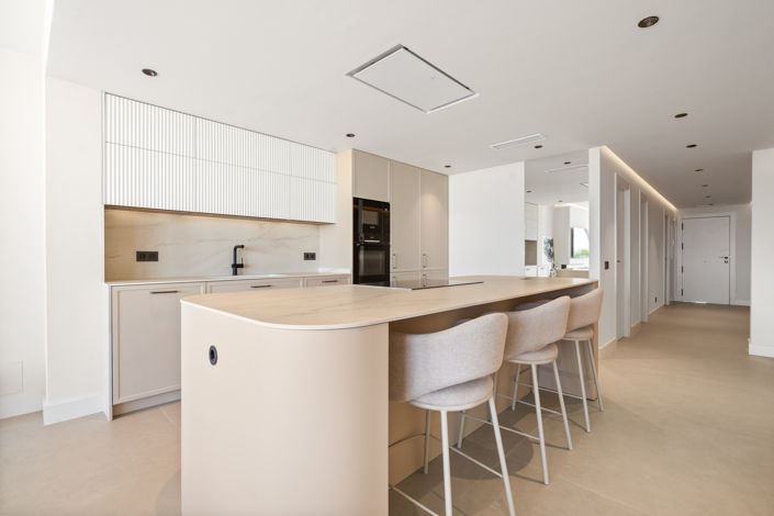 Image No.10-3 Bed Property for sale