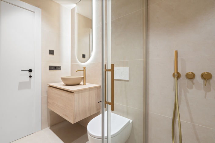 Image No.18-3 Bed Property for sale