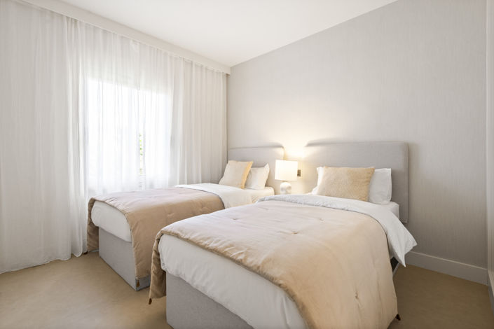 Image No.5-3 Bed Property for sale