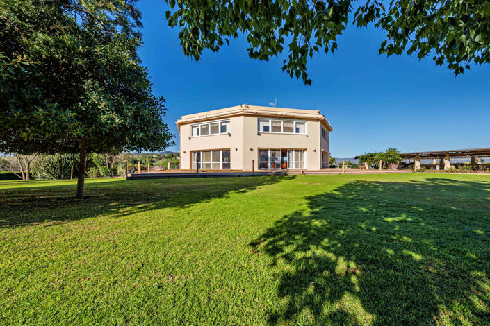 Image No.2-10 Bed Property for sale